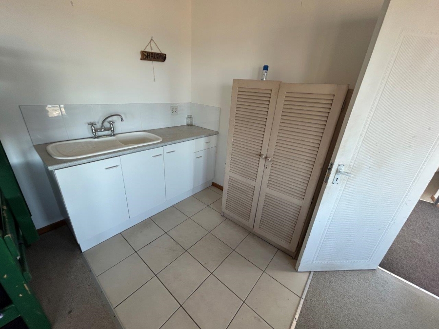 7 Bedroom Property for Sale in Wavecrest Eastern Cape